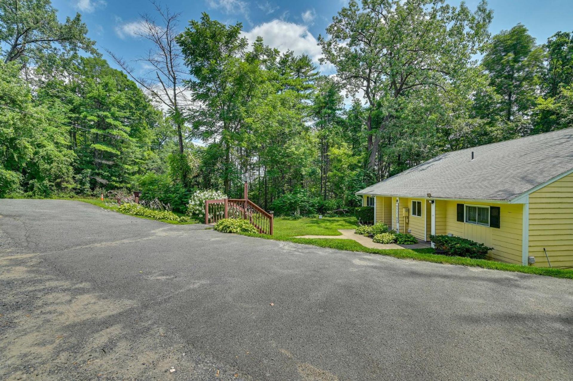 Lake George Family Vacation Home Exterior photo